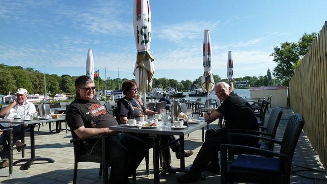 Frühstücksterrasse.jpg