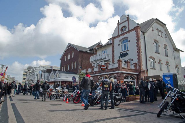 005_Main_Street.jpg - Copyright Ebbo Borm 2011