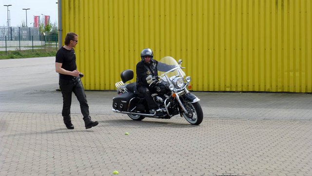 2012-04-29_P1000250_HOG_W-C_Sicherheitstraining_ULLI_läuft_mit.jpg