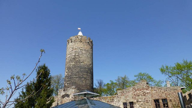 2012-04-28_P1000135_HOG_W-C_Tour_Querfurt.jpg - Schönburg