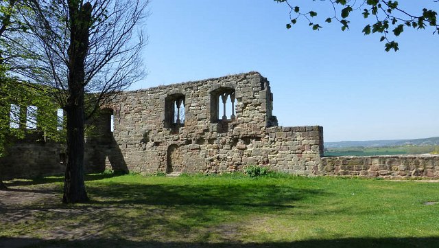 2012-04-28_P1000141_HOG_W-C_Tour_Querfurt.jpg - Schönburg