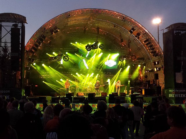 20130904_195558.jpg - METADATA-START