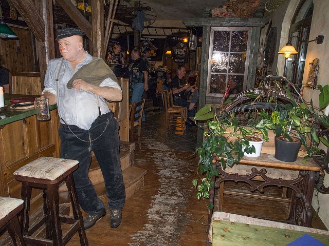 060.jpg